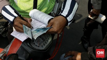 tilang roda 2 di margonda depok 169